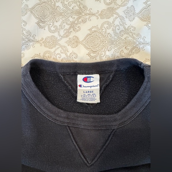 Men’s vintage Champion crewneck sweater - Picture 4 of 5